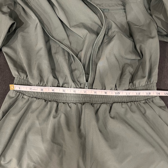 Old Navy active jumpsuit - Picture 4 of 12